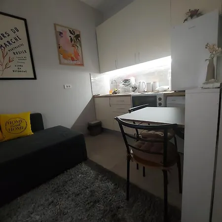 Centrocentro With Balcony Apartman *